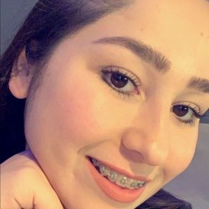 Meet your Posher, Alondra